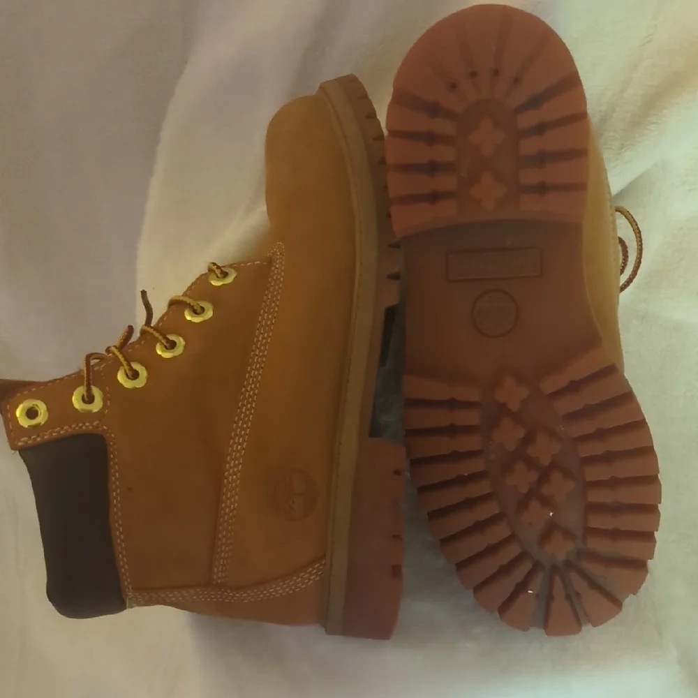 Timberland Kids Brown Boots - Picture 3 of 4